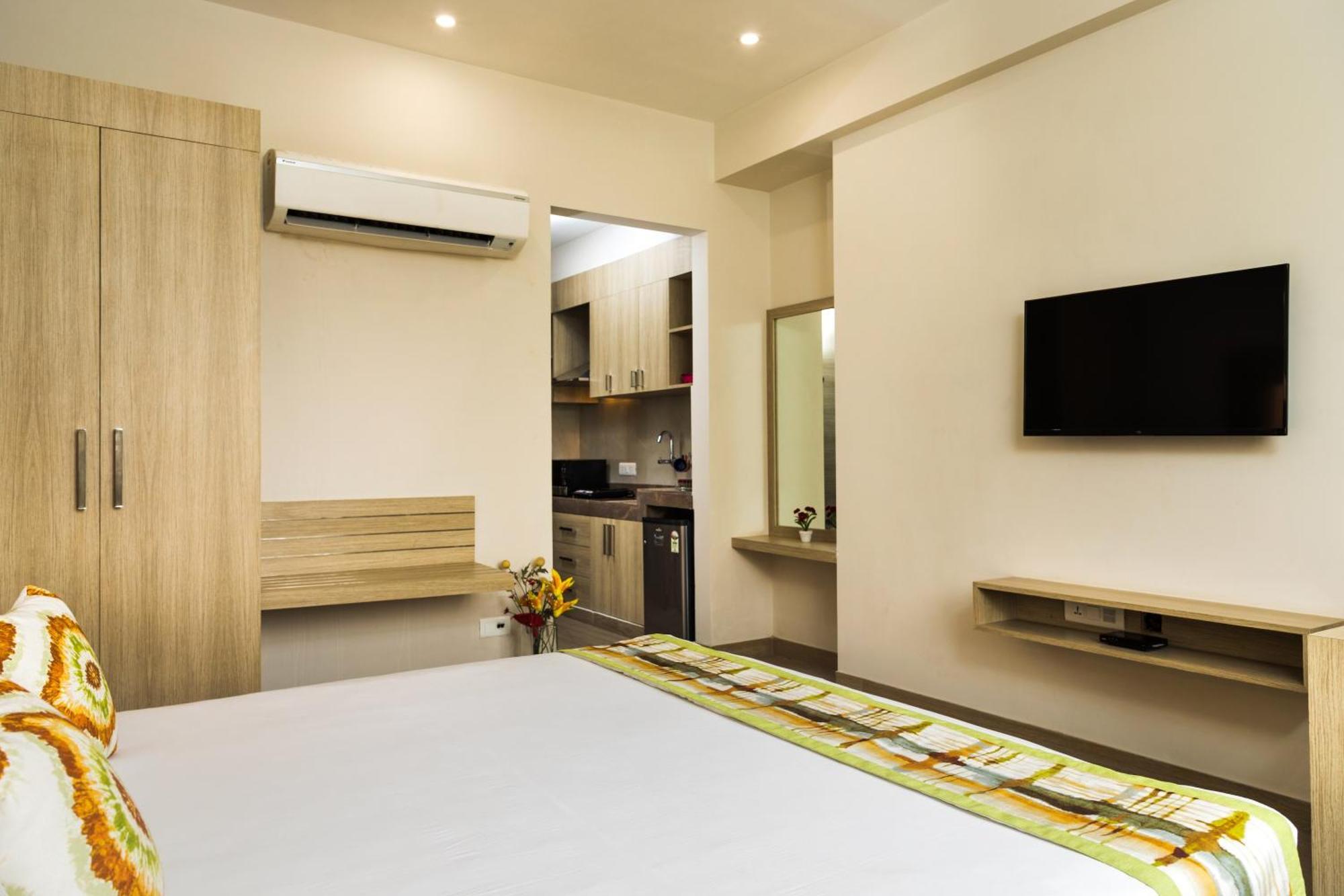 Silver Oak Near Medanta Medicity Hotel Gurgaon Ngoại thất bức ảnh